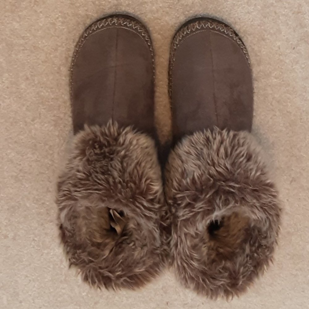 Isotoner Pine Ridge Ankle Bootie..Size 7.5 - 8.0